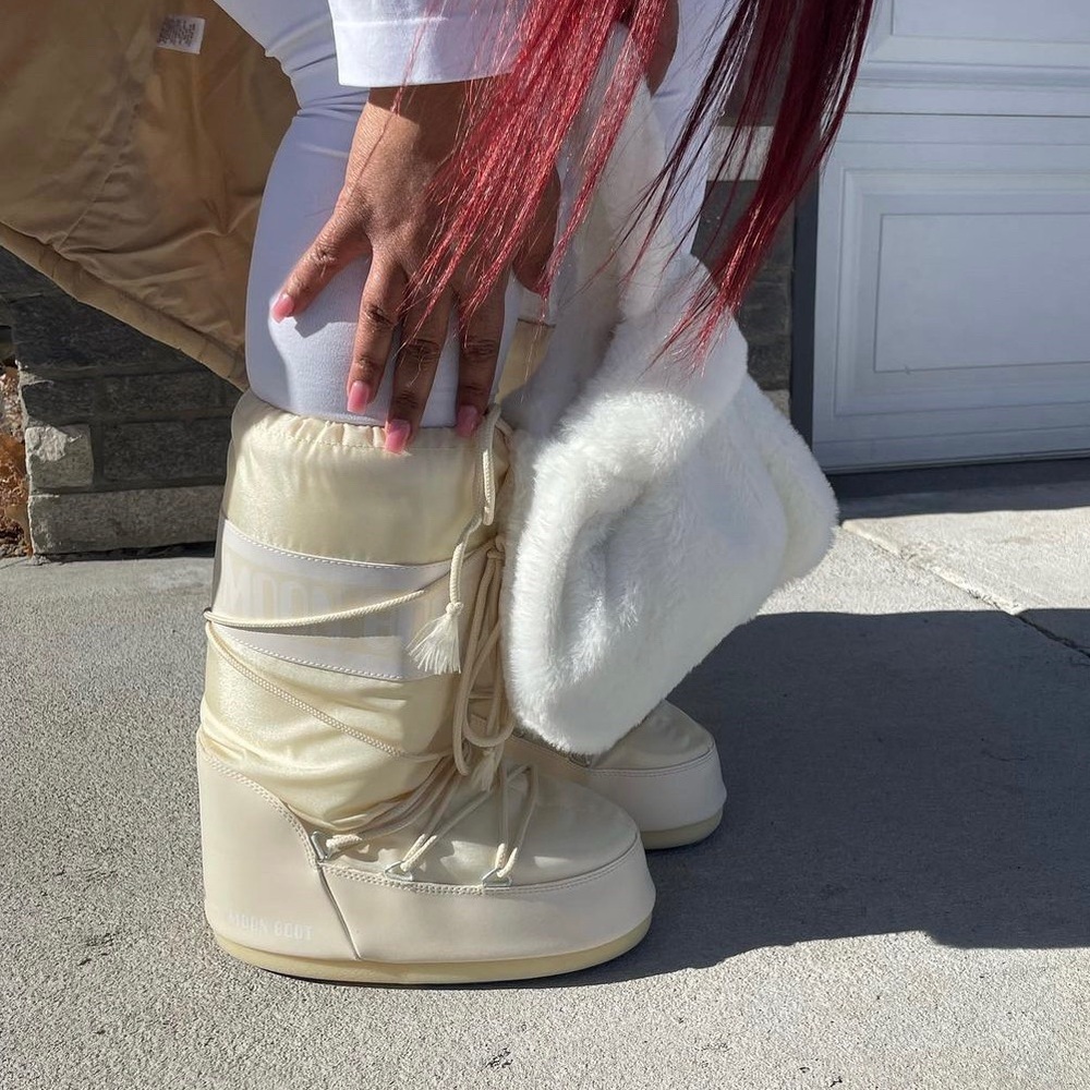 Nude Moon Boot